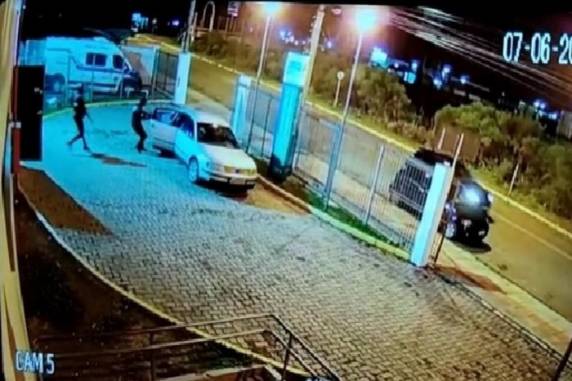 Um detento foi retirado do local por comparsas armados na madrugada desta segunda-feira (7)