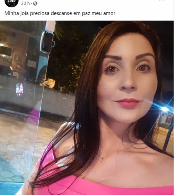Companheiro da vítima foi ferido no braço e suspeitos fugiram. Nada foi roubado e a polícia investiga o caso.