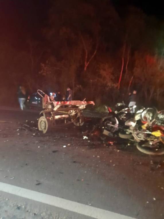 Colisão deixa motoristas feridos na BR-386 em Almirante Tamandaré do Sul - foto 2