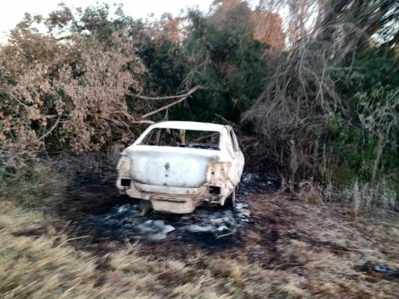 Corpo é encontrado carbonizado em carro incendiado em Salto do Jacuí - foto 3