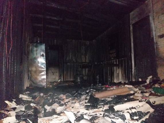 Bombeiros combatem incêndio no bairro Assis Brasil em Ijuí - foto 2