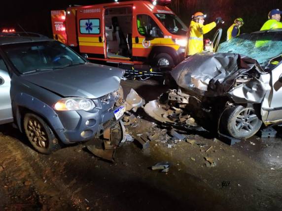Seis ocupantes estavam em Palio e outras quatro pessoas ocupavam Strada, segundo socorristas e polícia.
