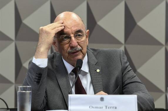 Convite permite que o deputado decida por não comparecer ou deixar a reunião a qualquer momento