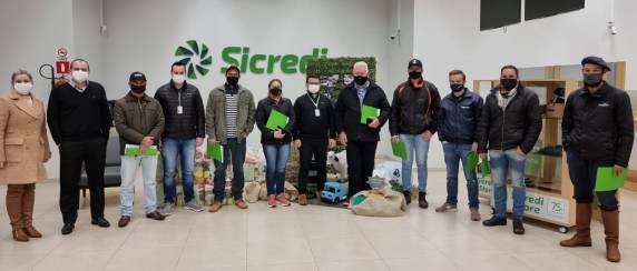 Sicredi Noroeste RS apoia Dia C e realiza doação de 1.000 cestas básicas - foto 6
