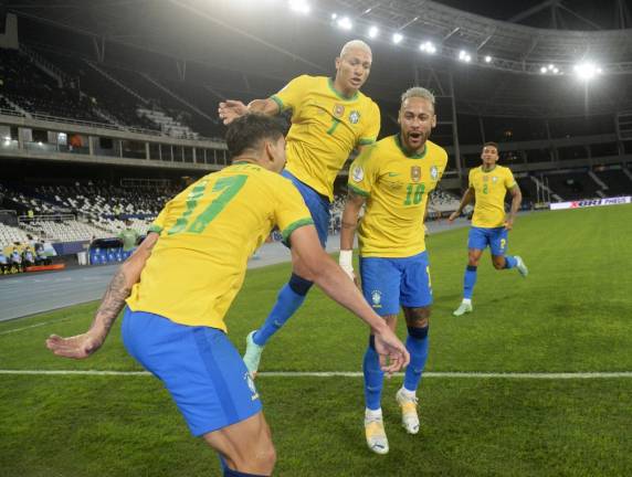 Camisa 10 afirmou que prefere pegar a Albiceleste, que encara a Colômbia na outra semifinal, nesta terça-feira; Neymar e Gareca, técnico do Peru, criticam atuação do árbitro no jogo desta segunda