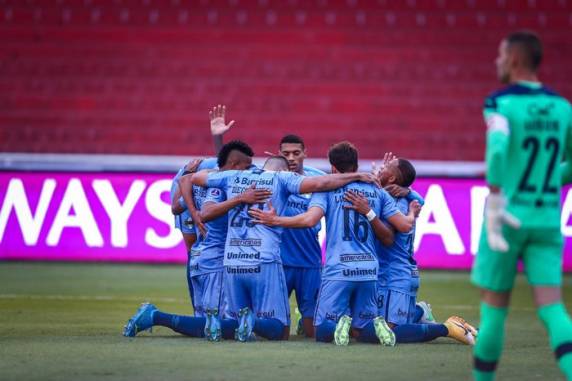 Com gol de Léo Pereira na primeira etapa, Tricolor quebrou sequência de nove jogos sem vitórias