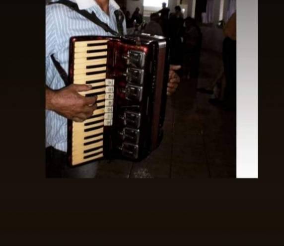 Entre os objetos uma gaita Todeschini 120 baixos foi furtada