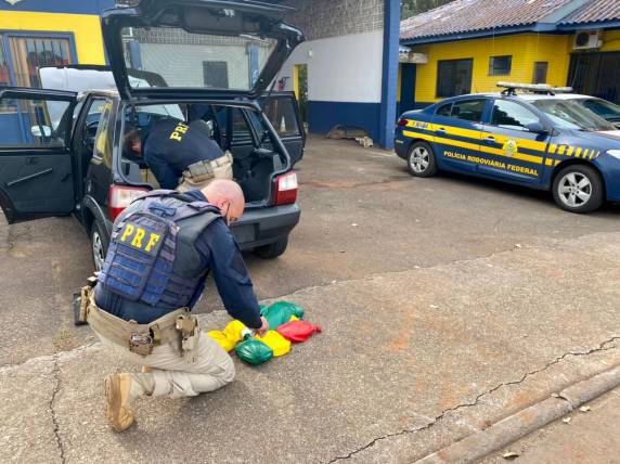 PRF prende traficante com 9 quilos de cocaína e crack escondidos no tanque de combustível do carro - foto 2