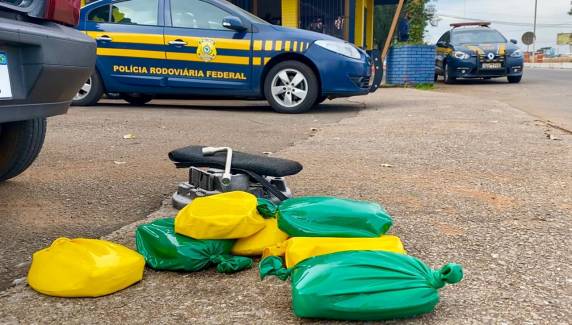 PRF prende traficante com 9 quilos de cocaína e crack escondidos no tanque de combustível do carro - foto 3