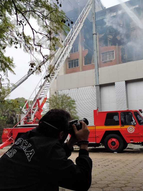 IGP mantém perícias apesar de incêndio em prédio da Segurança Pública - foto 4
