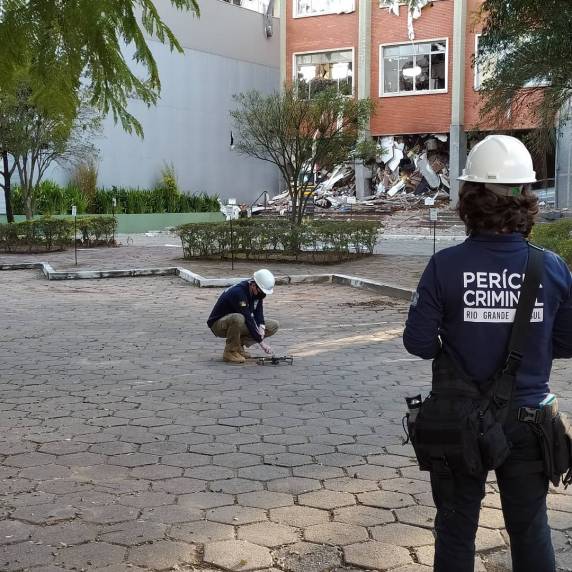 Peritos criminais do IGP usaram drones para registrar as áreas atingidas pelo incêndio no prédio da SSP do Estado - foto 4