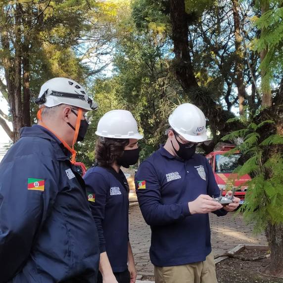Peritos criminais do IGP usaram drones para registrar as áreas atingidas pelo incêndio no prédio da SSP do Estado - foto 5