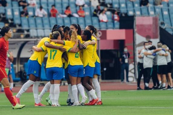 Equipe de Pia Sundhage venceu as chinesas por 5 a 0 em Miyagi