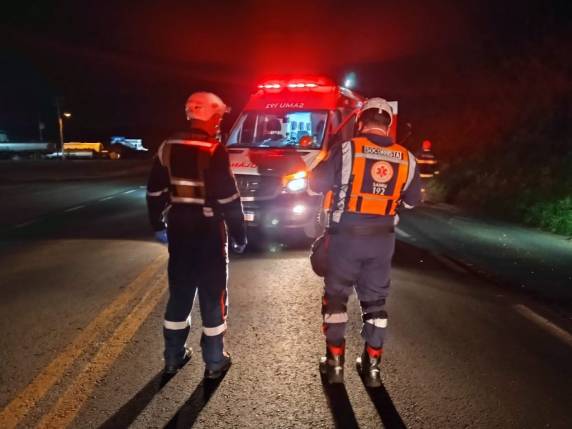 Uma pessoa fica ferida após colisão de carro e carreta na BR-285 em Passo Fundo - foto 4