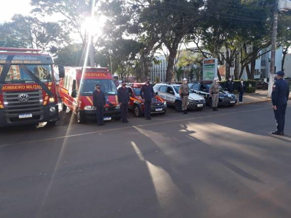 Em ritual inédito na sede do batalhão, bombeiros se despedem de colegas mortos em incêndio na SSP