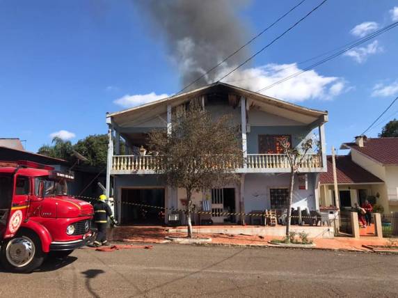 VÍDEO: incêndio de grandes proporções em Tucunduva - foto 3