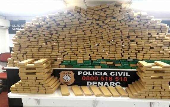 Mulher teria assumido controle após prisão do marido. Segundo a Polícia Civil, esquema criminoso movimentava 4 toneladas de maconha por mês.