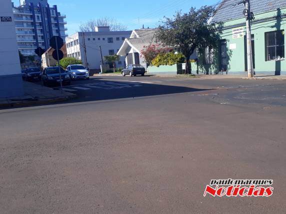 Acidente com danos materiais no Centro de Três de Maio - foto 5