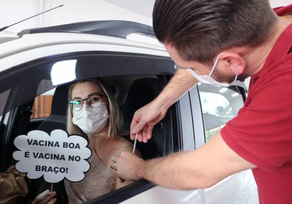 Drive-thru foi realizado nas dependências da Igreja Batista