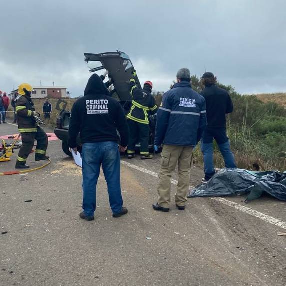 Vítimas viajavam em um Uno e eram da mesma família