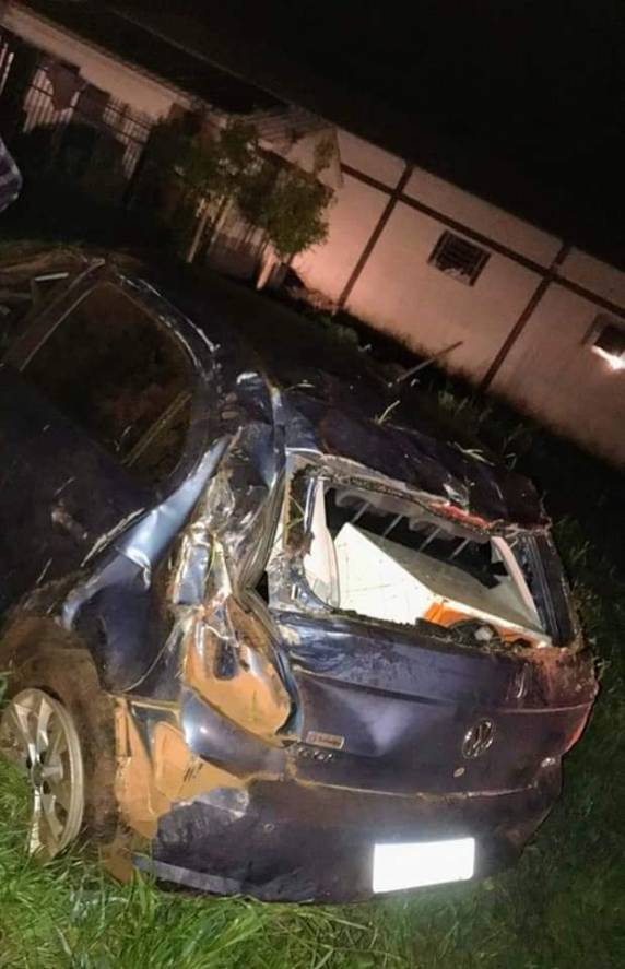 Rapaz de 18 amos teve o corpo arremessado sobre o telhado de uma casa