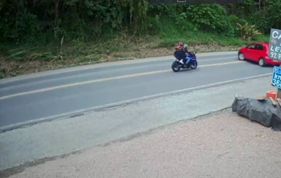 Batida ocorreu na manhã deste domingo (8) em Aurora, no Vale do Itajaí