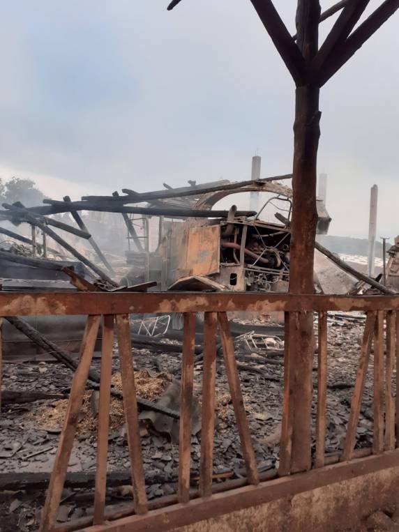 Incêndio consome galpão no interior de Boa Vista do Buricá - foto 4