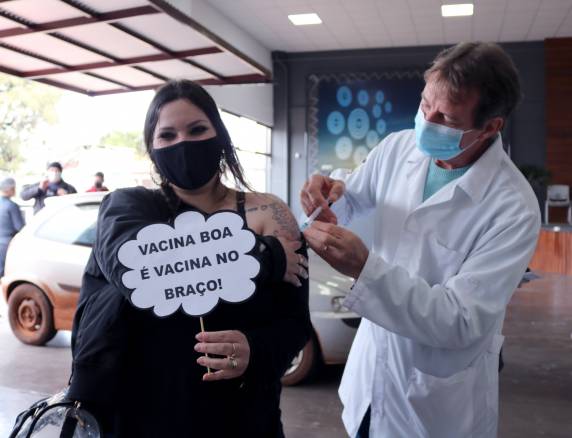 Drive-thru foi realizado nas dependências da Igreja Batista