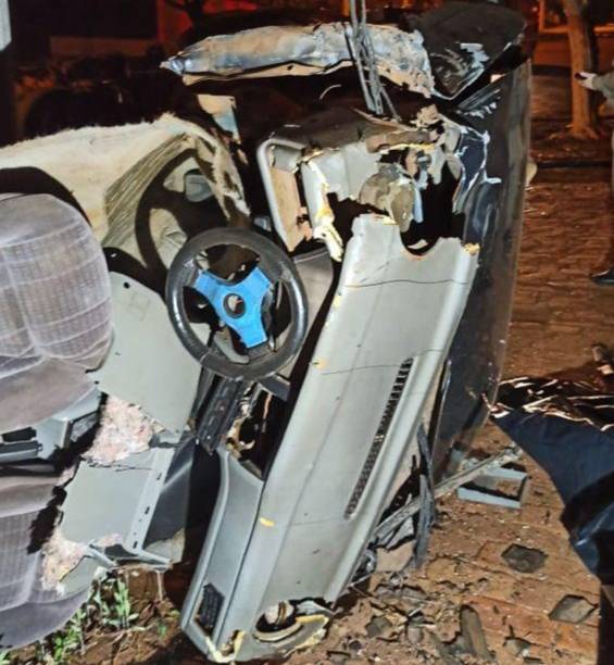Willian Grauer, 20 anos conduzia um veículo Santana que chocou-se contra uma árvore