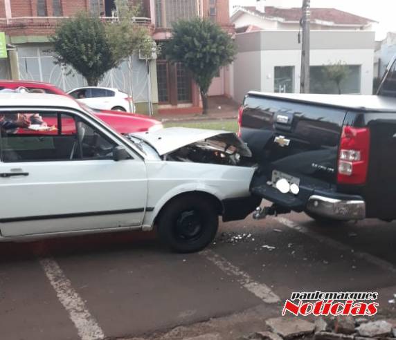 Acidente com danos materiais na Av. Santa Rosa em Três de Maio - foto 4