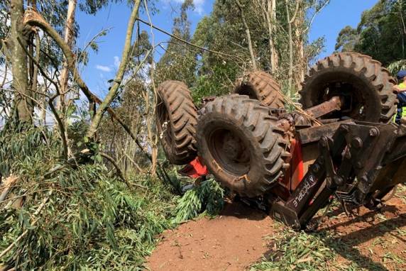 O acidente de trabalho ocorreu por volta das 14h, na linha São Roque, em Faxinal dos Guedes, no Oeste de Santa Catarina