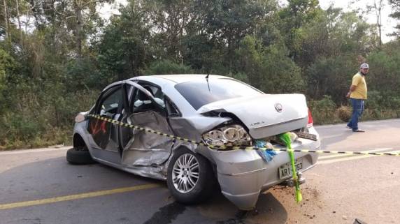 Acidente entre dois veículos deixa dois mortos e cinco feridos na ERS 122 na serra gaúcha - foto 2