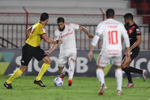 Com o resultado de Goiânia, time colorado mantém sequência invicta, mas perde chance de se aproximar da parte de cima da tabela da competição