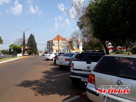 Acidente envolve cinco veículos no Centro de Três de Maio - foto 4