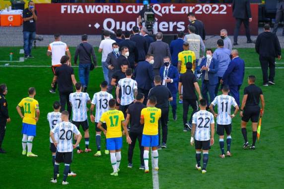 Quatro jogadores argentinos vieram do Reino Unido e não passaram pelo período obrigatório de quarentena