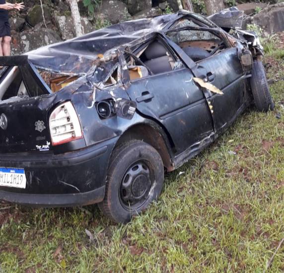 Colisão entre veículos deixa uma pessoa ferida na BR 472 em Três de Maio - foto 2