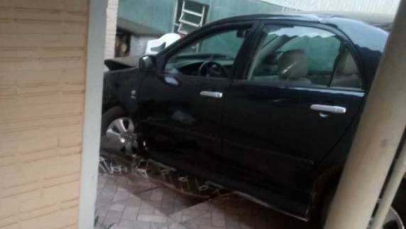 Carro estacionado estava desengatado