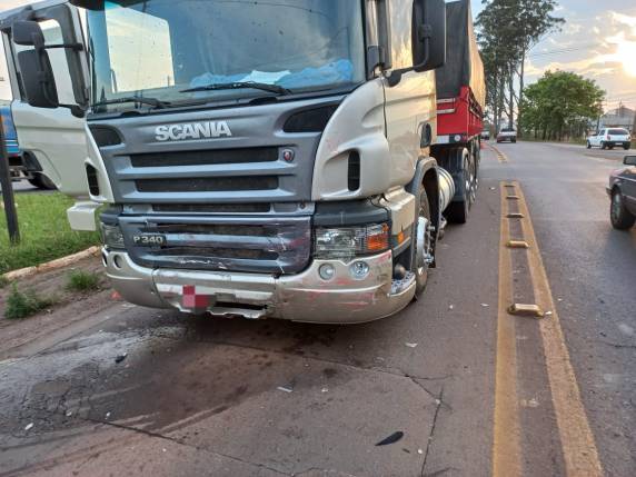 Acidente envolve automóvel e carreta em Ijuí - foto 3