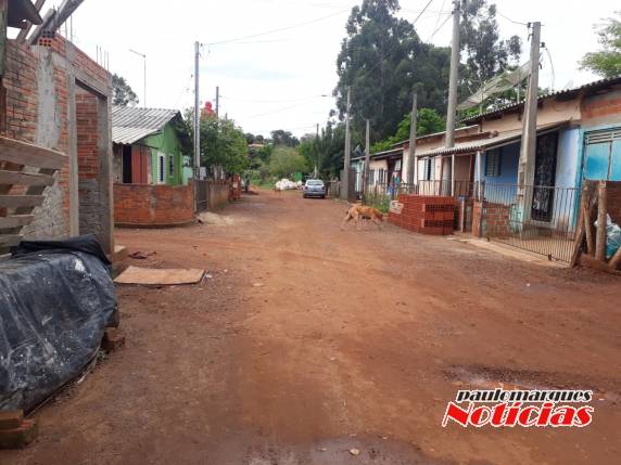 Moradores do bairro Esperança pedem melhorias no esgoto das casas - foto 2