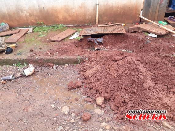 Moradores do bairro Esperança pedem melhorias no esgoto das casas - foto 4