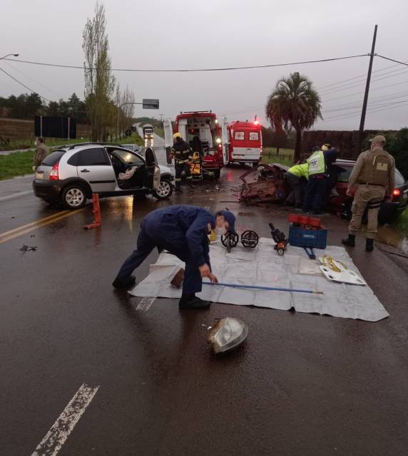 Mulher esfaqueada é encontrada morta após carro que a levava ao hospital se envolver em acidente em SC - foto 2