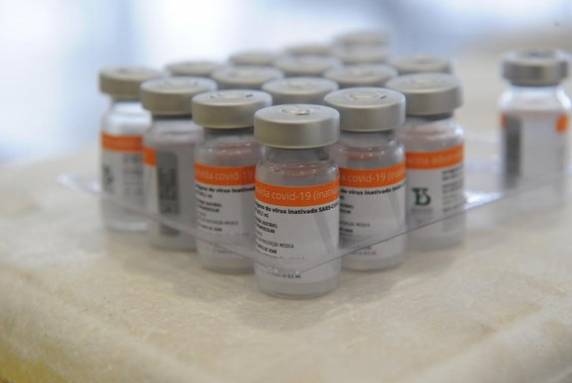 Divisão das remessas dos imunizantes CoronaVac, Pfizer e AstraZeneca ainda não foi definida pela Secretaria Estadual da Saúde
