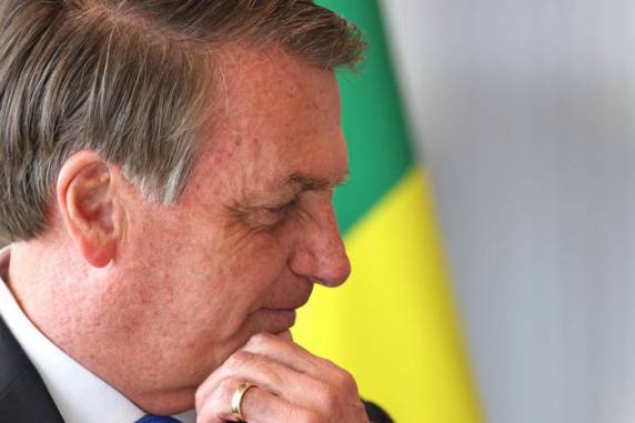 Presidente não está imunizado contra a covid-19, o que o impede de entrar restaurantes