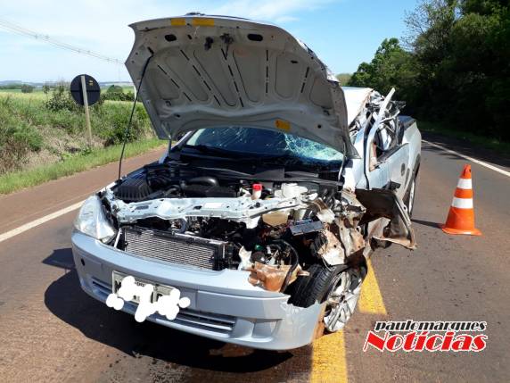 Colisão lateral envolve caminhonete e caminhão e deixa jovem ferido na BR 472 em Três de Maio - foto 7