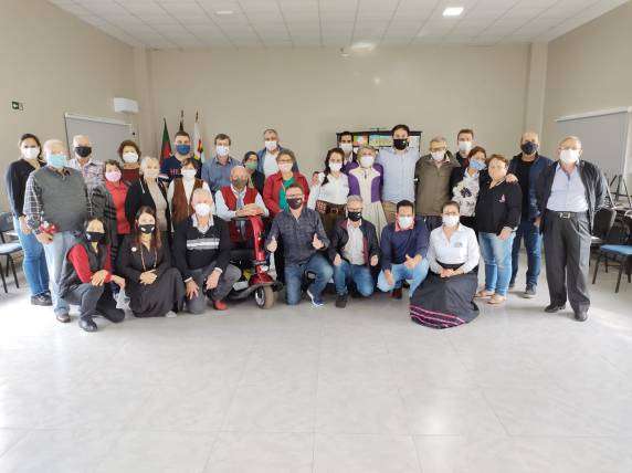 Idosos estiveram acompanhando as atividades do Executivo