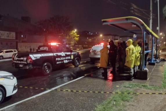 Polícia Civil afirma que a vítima teria se atrapalhado para entregar o celular aos criminosos
