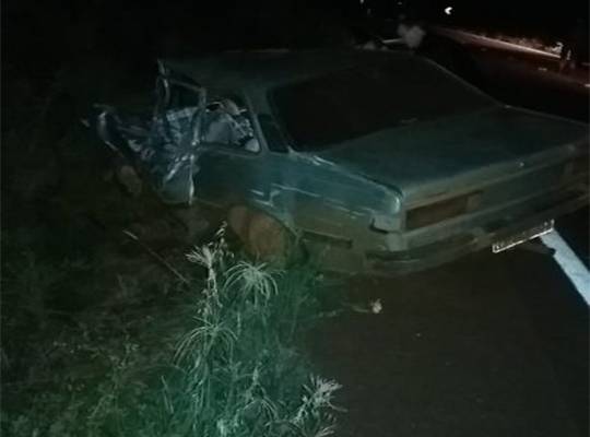Veículo era ocupado por um casal e duas crianças