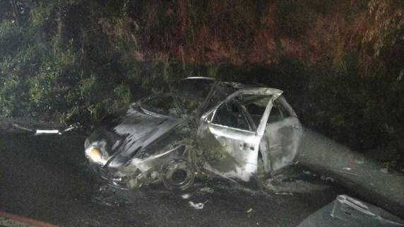 Carro e caminhão pegam fogo após colisão e homem morre carbonizado no oeste catarinense - foto 3