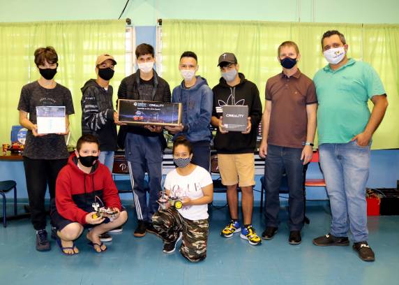 Equipamento será utilizado pelos alunos do Programa Robótica Espacial