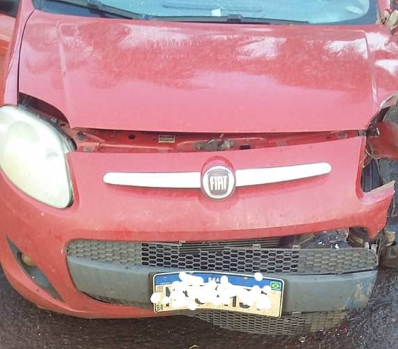Colisão frontal deixa feridos na RS 342, no pórtico em Três de Maio - foto 2